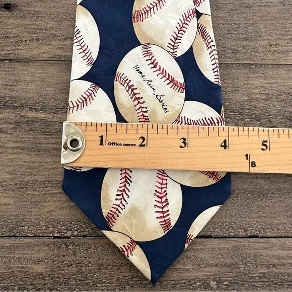 Nicole Miller 1994 Silk Baseball Necktie Tie Fly Ball Home Run Series Navy Coach - Picture 8 of 8